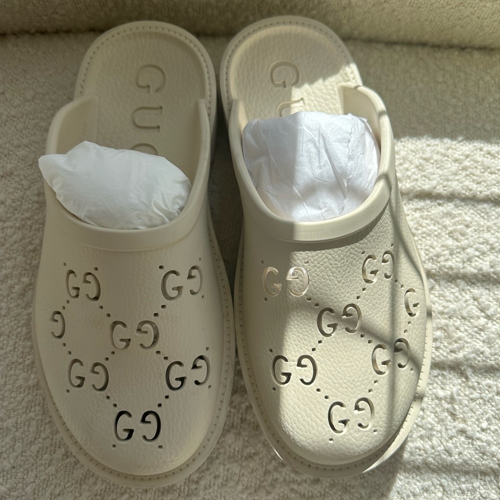 Gucci GG rubber slides